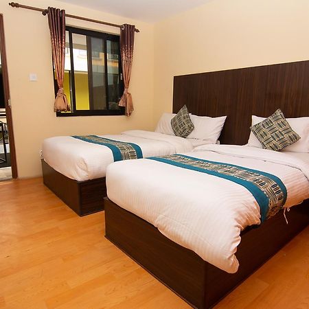 Hotel Dine & Dream Катманду Экстерьер фото